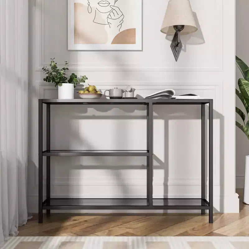 Konsolentisch aus Metall und Glas, elegant und dreistufig