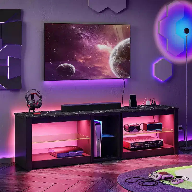 Meuble TV à LED de 63 pouces avec station de recharge et étagères en verre