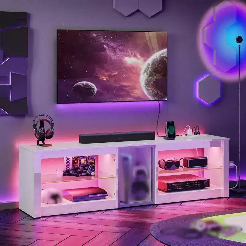 Meuble TV à LED de 63 pouces avec station de recharge et étagères en verre