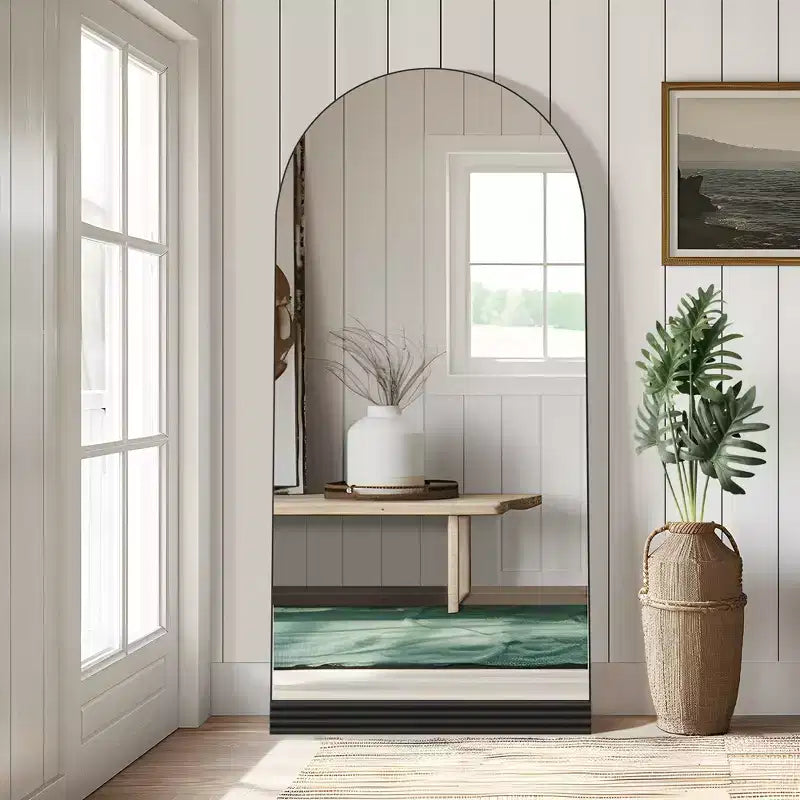 Miroir mural arqué pleine longueur avec cadre en bois, 31 in. W x 71 in. H, base en bois rayée marron