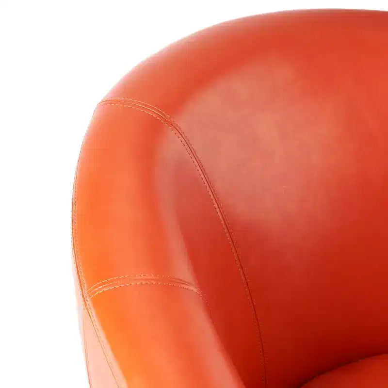 Fauteuil club rembourré de style transitionnel, forme tonneau