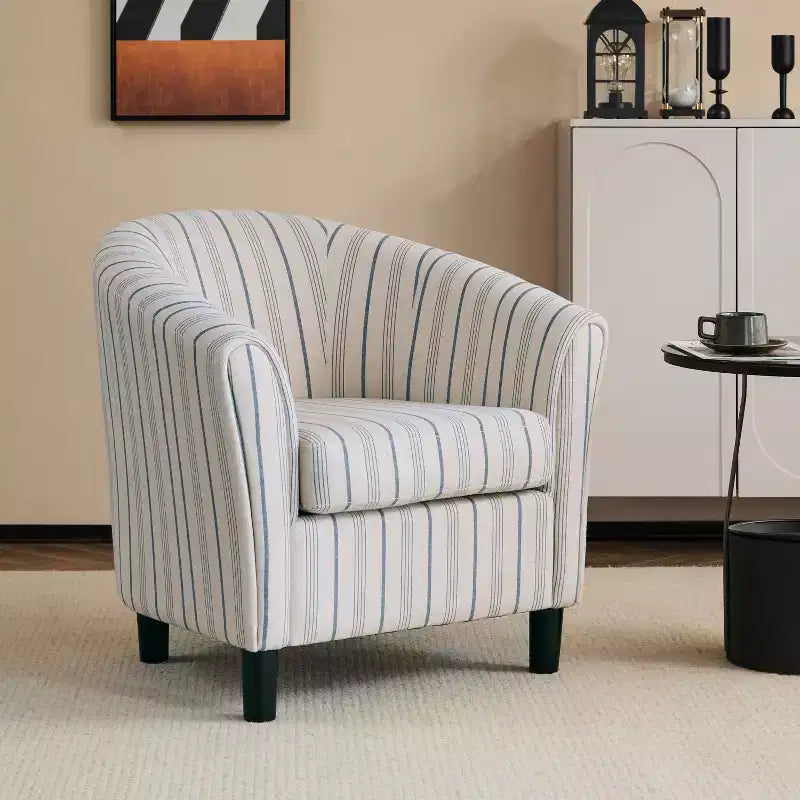 Fauteuil club rembourré de style transitionnel, forme tonneau