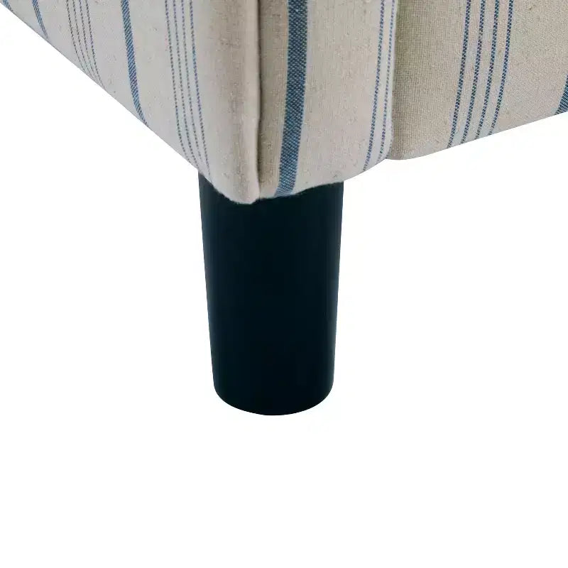Fauteuil club rembourré de style transitionnel, forme tonneau