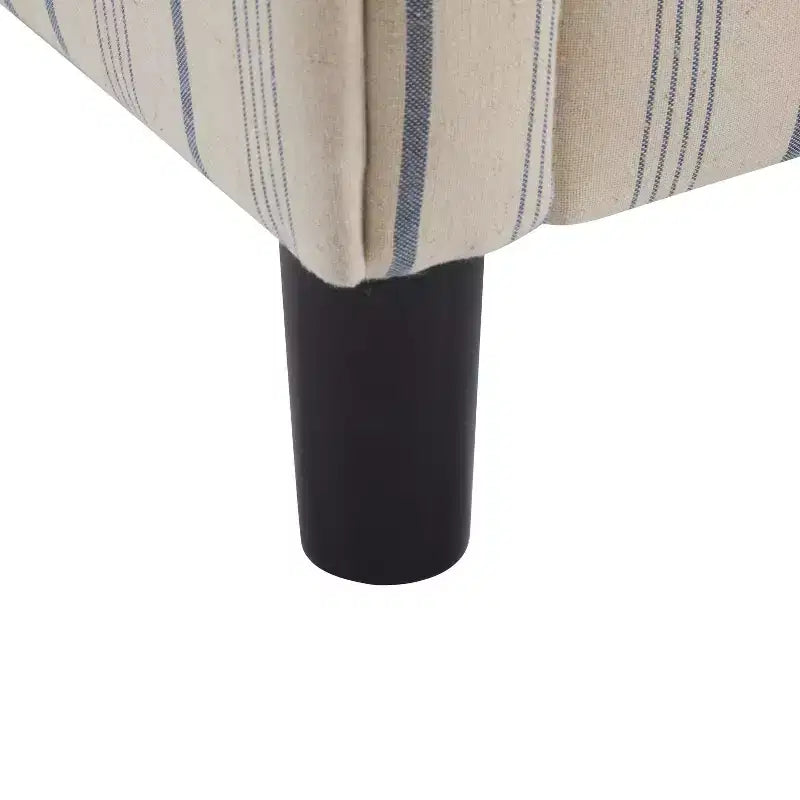 Fauteuil club rembourré de style transitionnel, forme tonneau