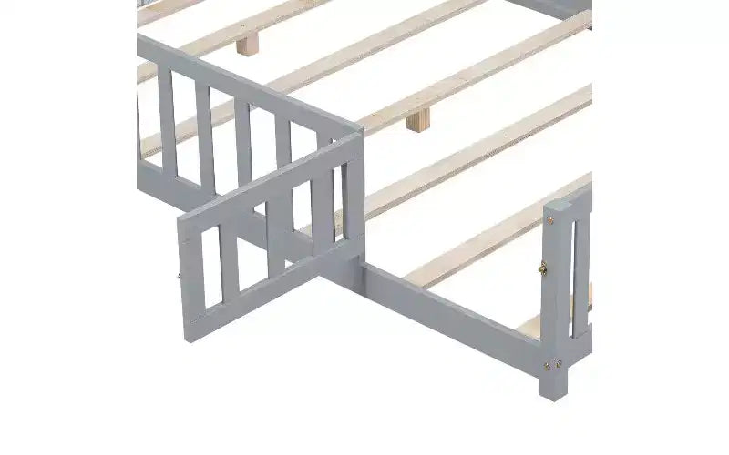 Estructura de cama de plataforma tamaño Full para niños con barandilla de seguridad y puertas abatibles, estructura de cama de suelo, cama de madera multiusos para niños pequeños